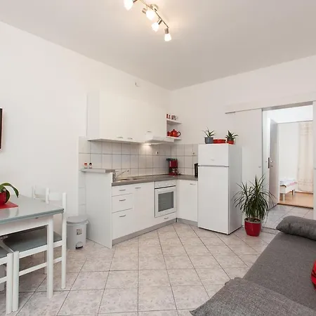 Ivica Apartment *