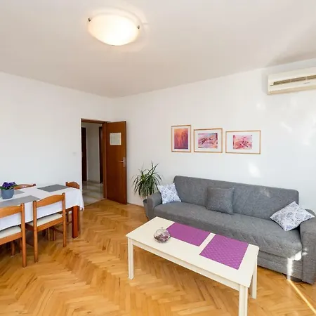 Apartment Ivica